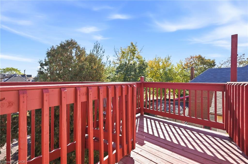 26 Sherman Avenue N Property Photo 40