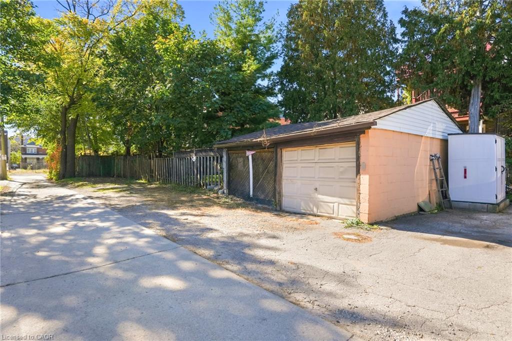 26 Sherman Avenue N Property Photo 41