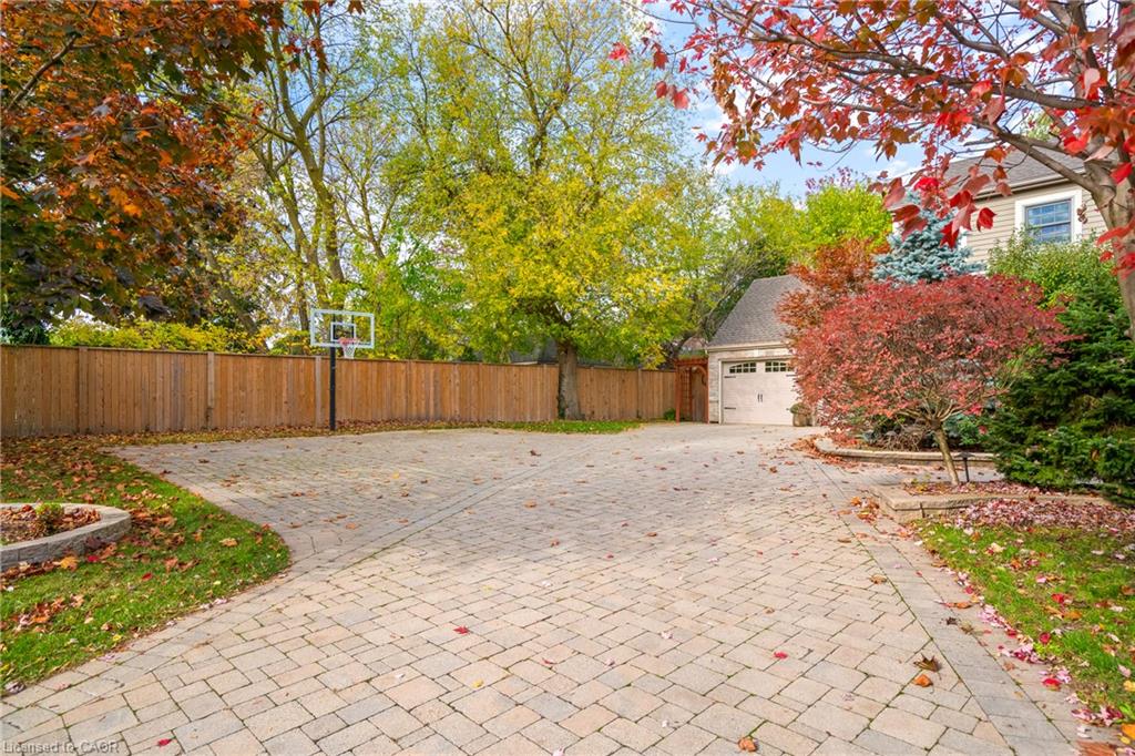 851 Charlotte Street Property Photo 2