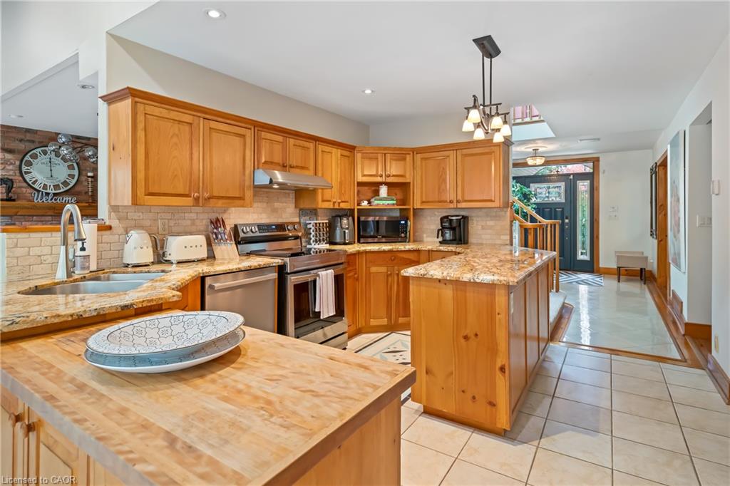 851 Charlotte Street Property Photo 17