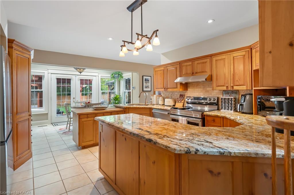 851 Charlotte Street Property Photo 18