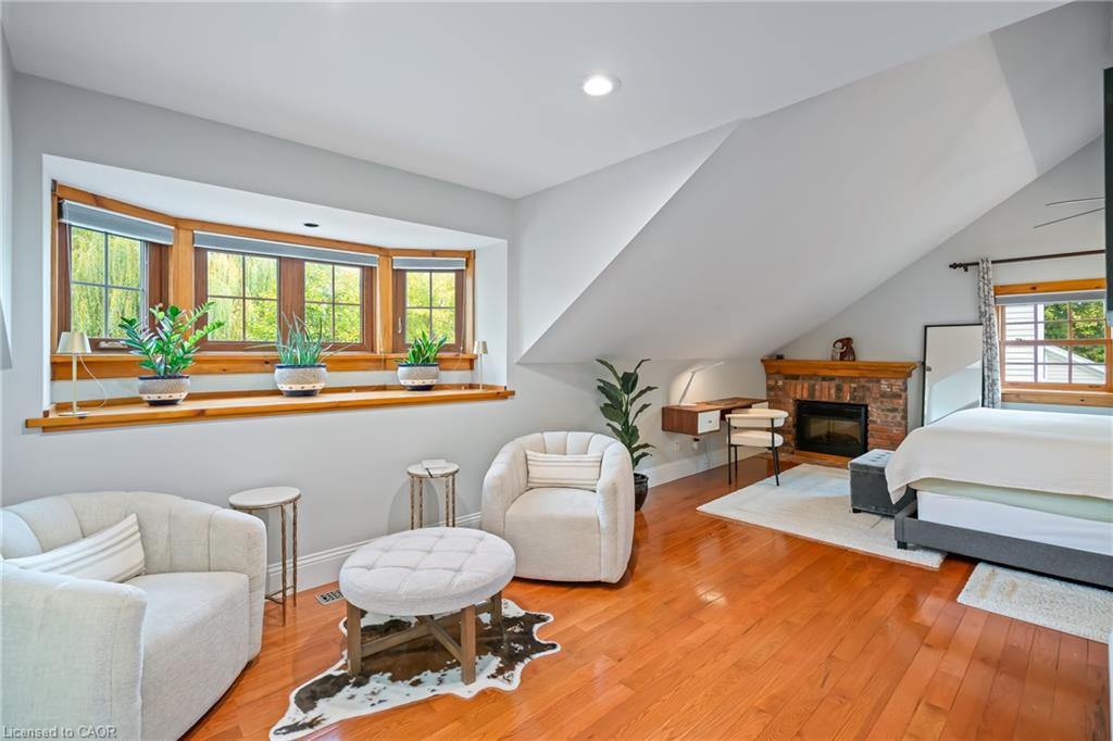 851 Charlotte Street Property Photo 27