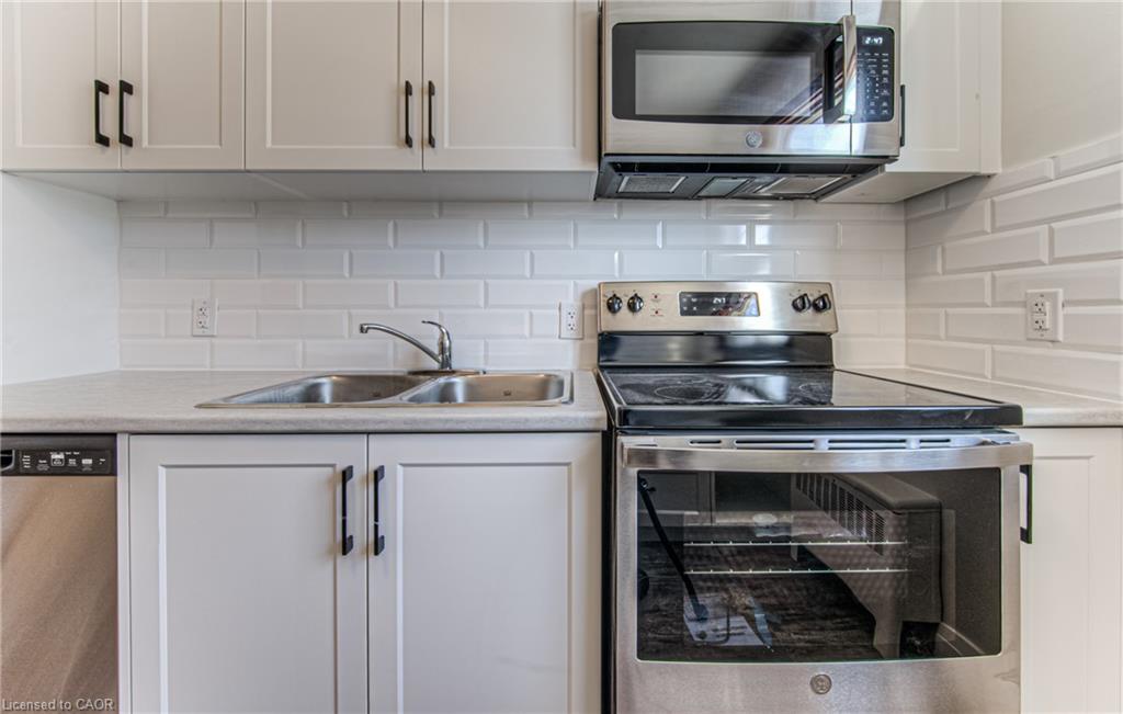 2-5 Heiman Street Property Photo 8