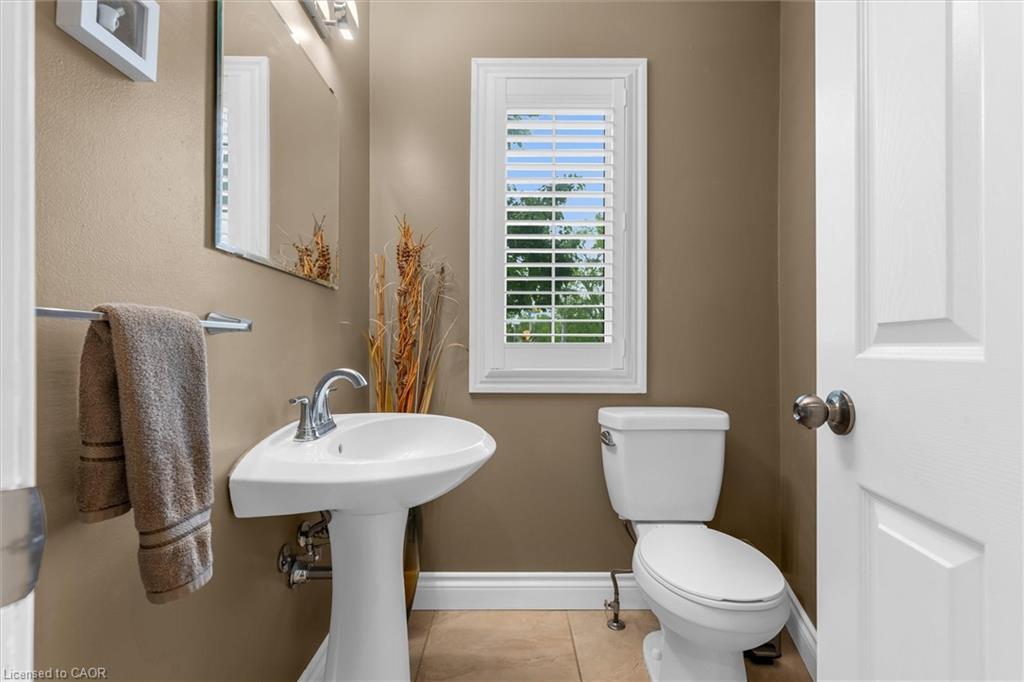 6-2110 New Street Property Photo 7