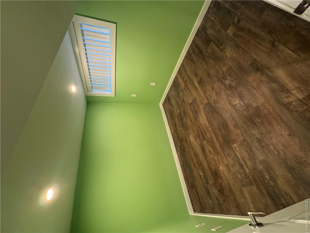 119 King Street E Property Photo 9