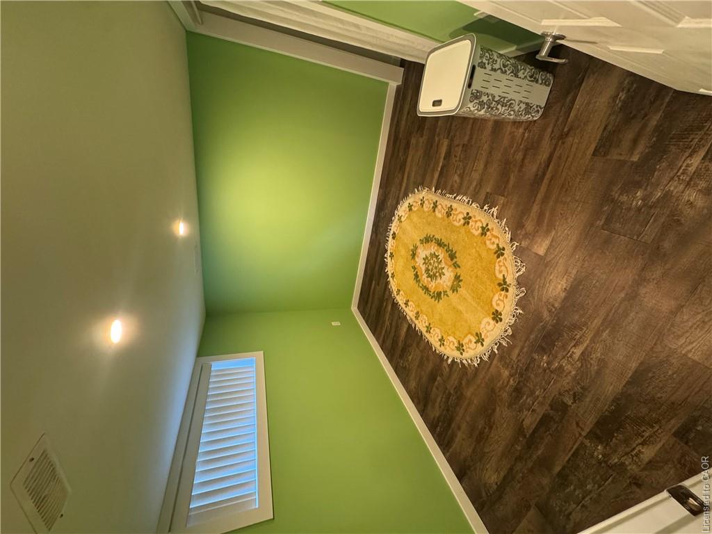 119 King Street E Property Photo 10