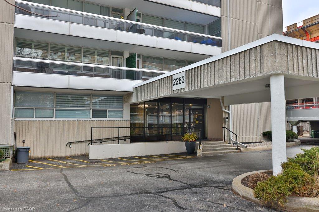 301-2263 Marine Drive Property Photo 2