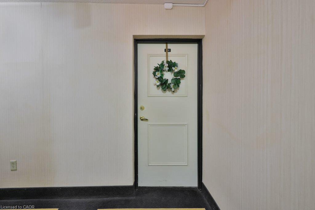 301-2263 Marine Drive Property Photo 4