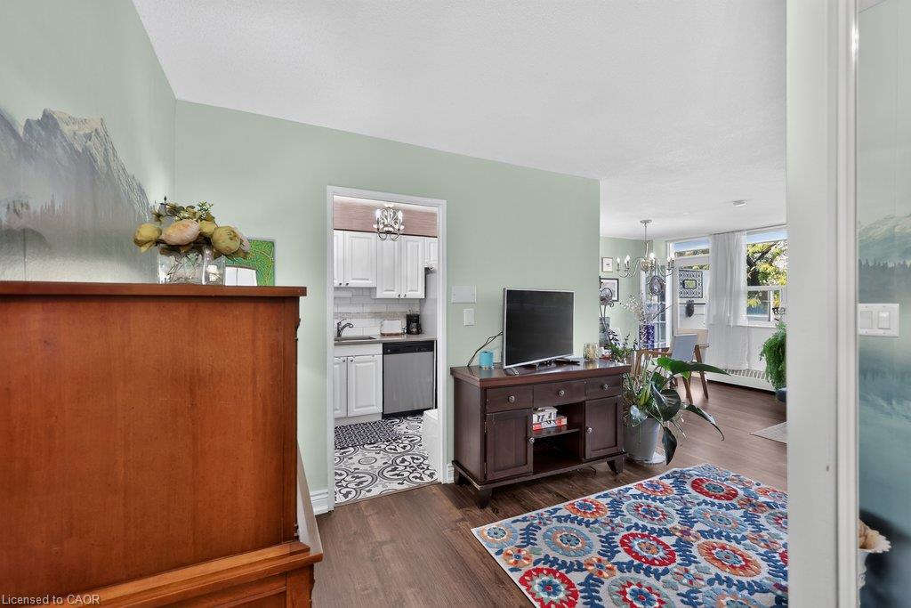 301-2263 Marine Drive Property Photo 6