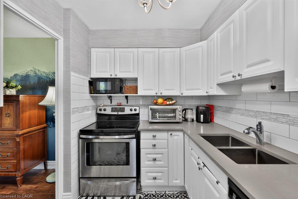 301-2263 Marine Drive Property Photo 15