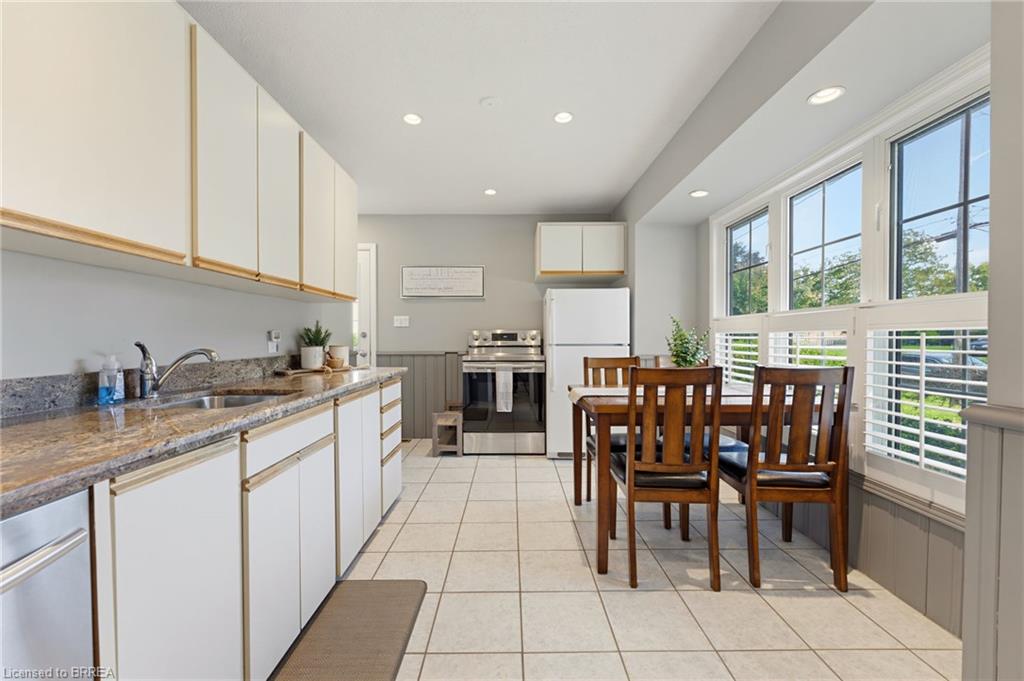 38 Varadi Avenue Property Photo 8