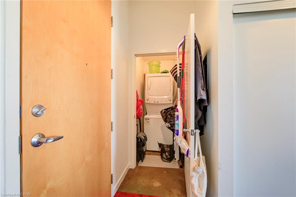 620-404 King Street Property Photo 14