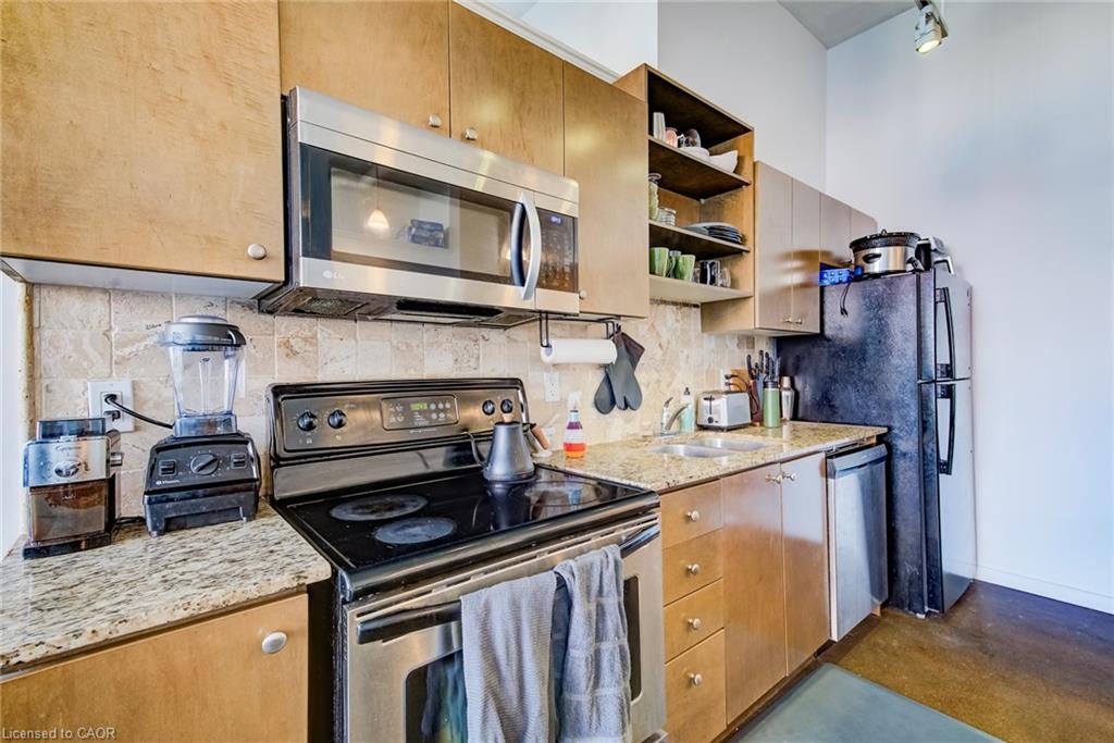 620-404 King Street Property Photo 17