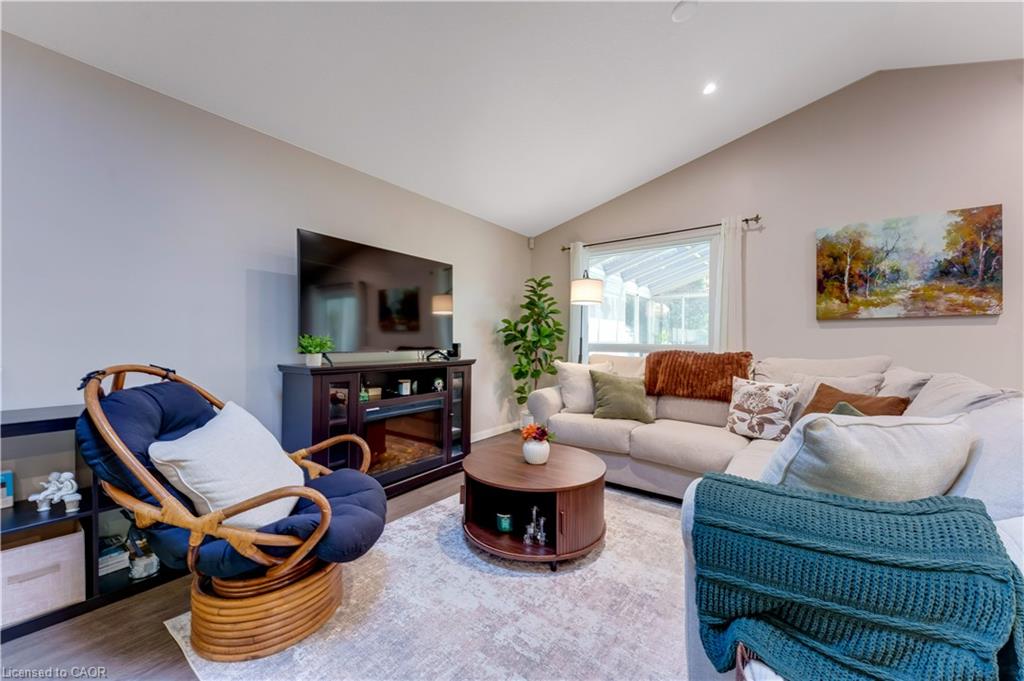268 Keewatin Avenue Property Photo 8