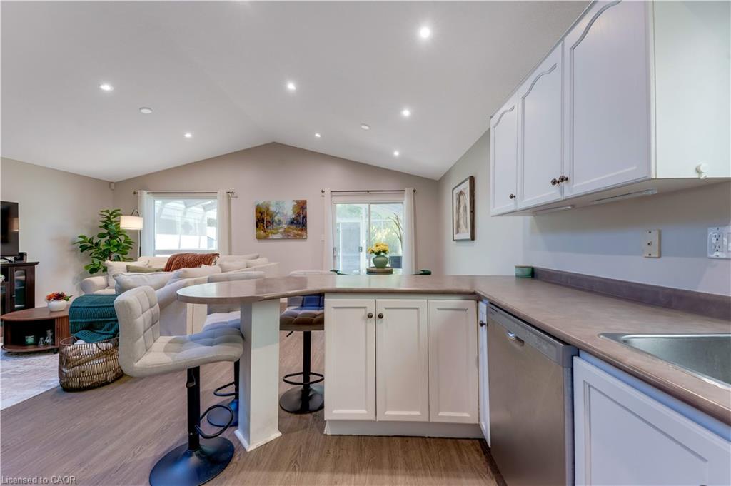 268 Keewatin Avenue Property Photo 13