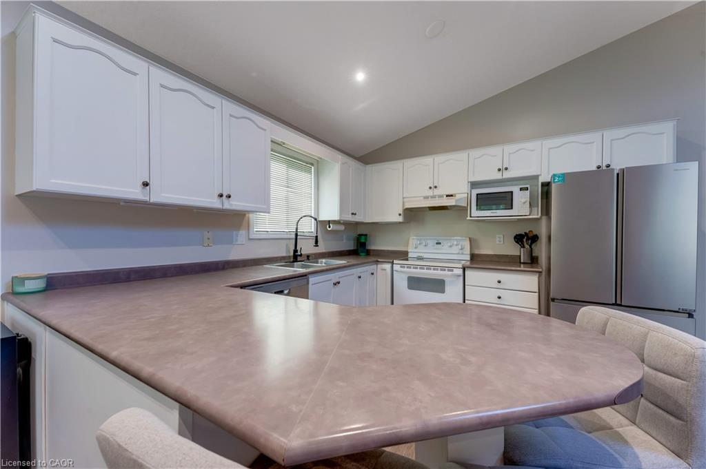 268 Keewatin Avenue Property Photo 16