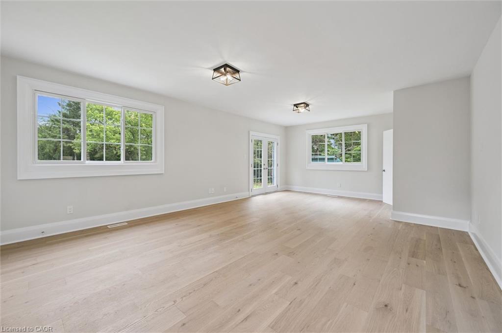 651 Dundas Street S Property Photo 11