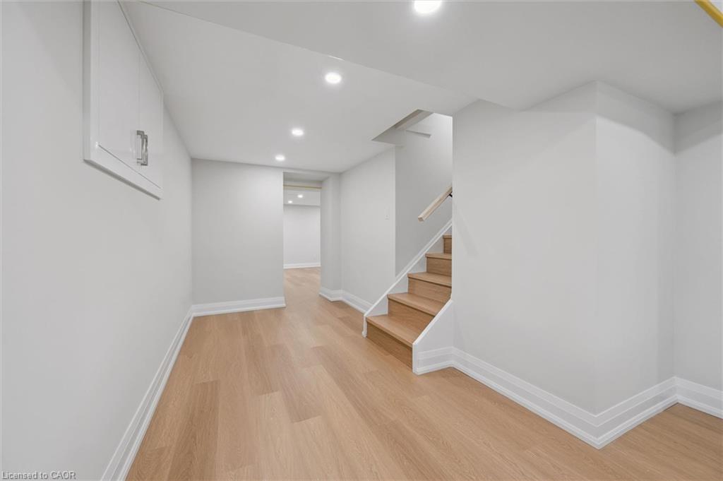 651 Dundas Street S Property Photo 16