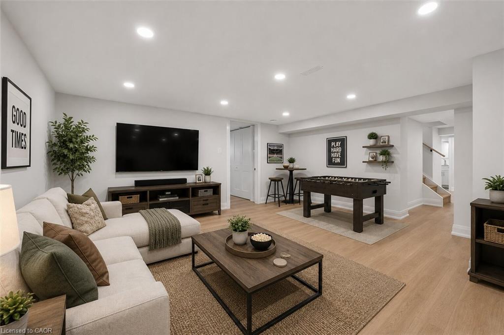 651 Dundas Street S Property Photo 17