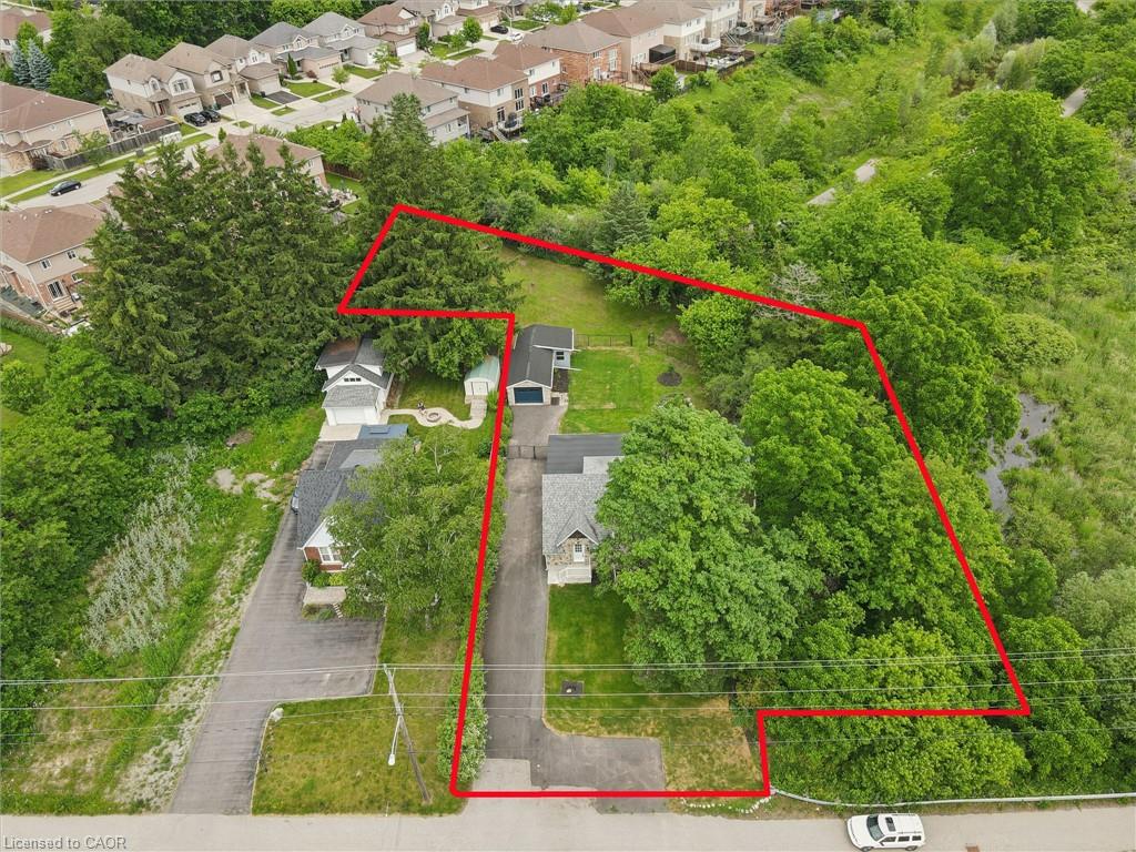 651 Dundas Street S Property Photo 29