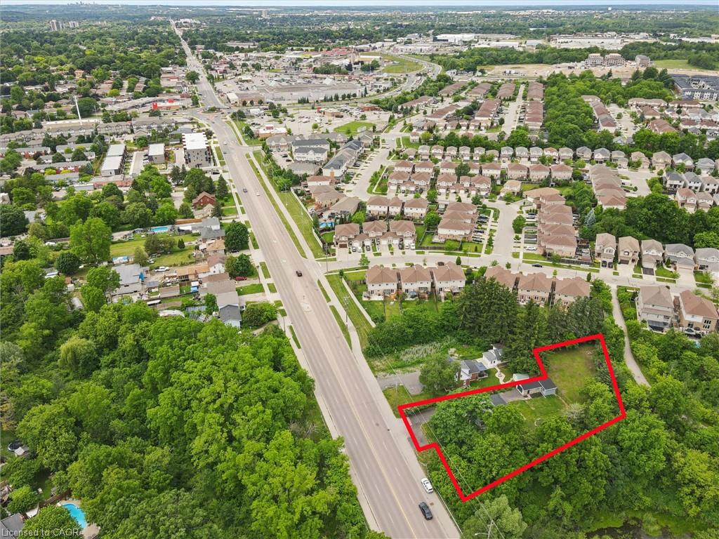 651 Dundas Street S Property Photo 30