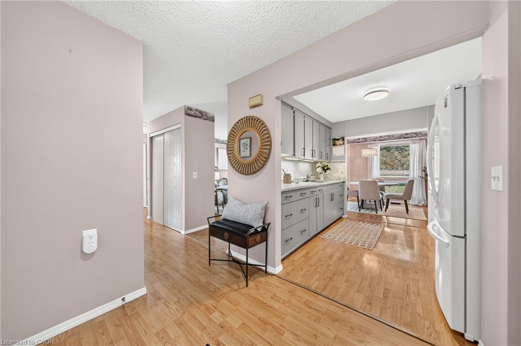 4-700 Erinbrook Drive Property Photo 5