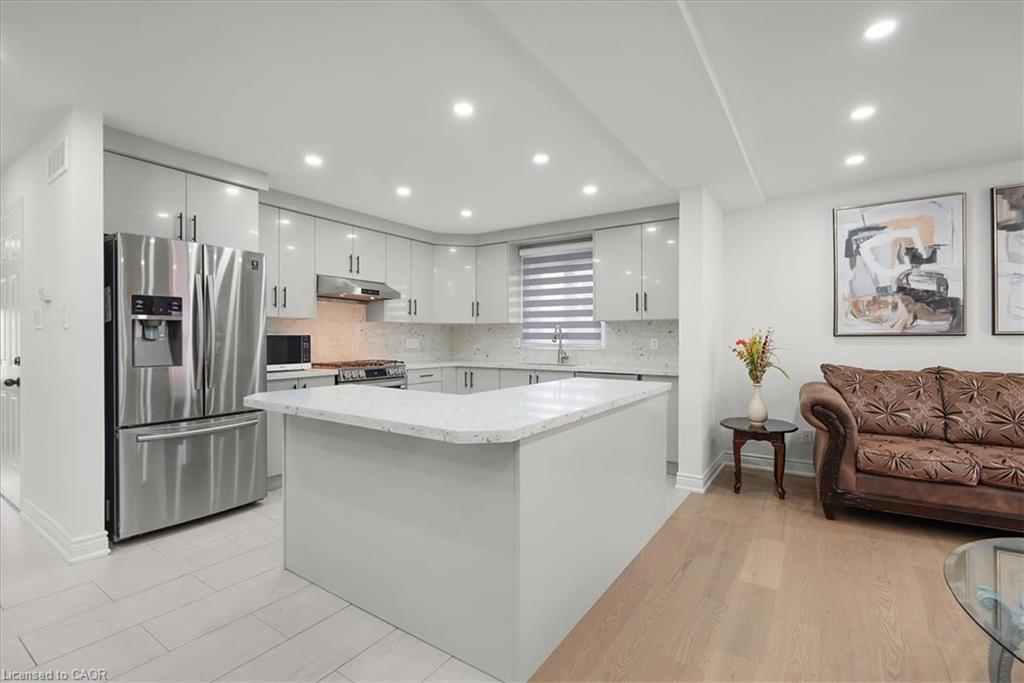 22 Indigo Street Property Photo 7