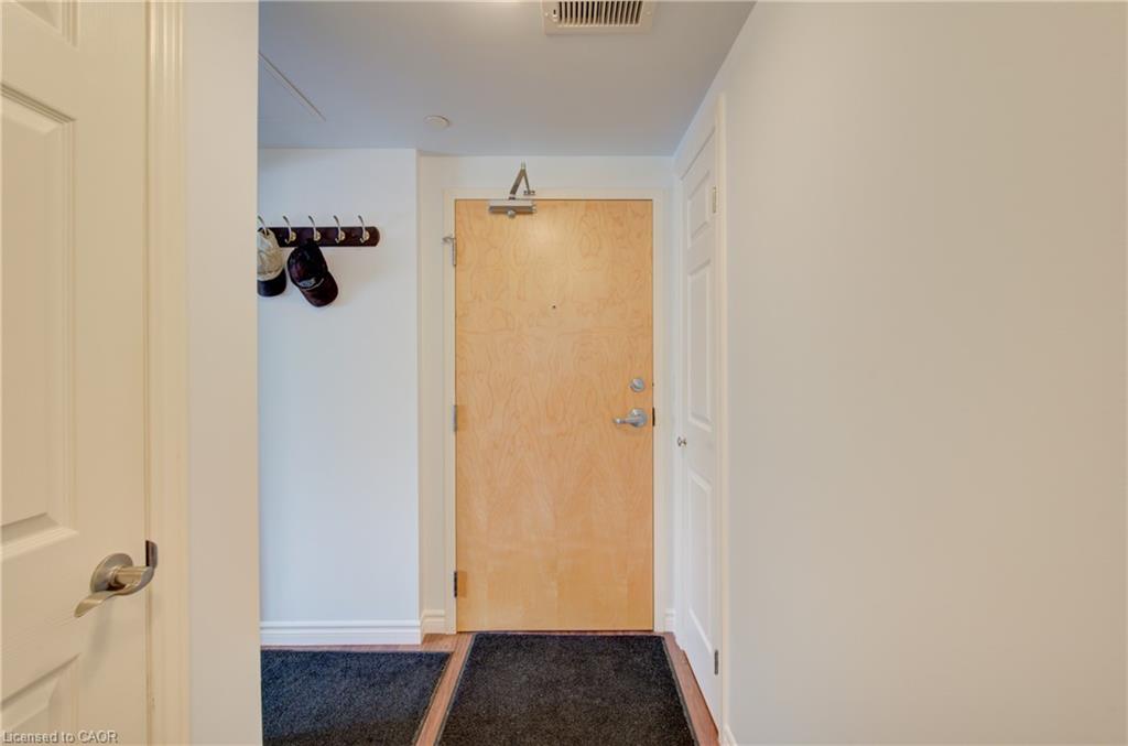 307-155 Water Street S Property Photo 9