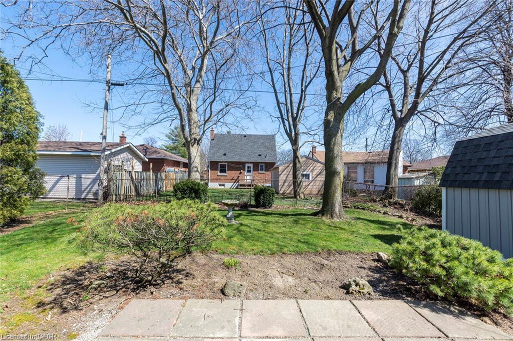 83 Fernwood Crescent Property Photo 13