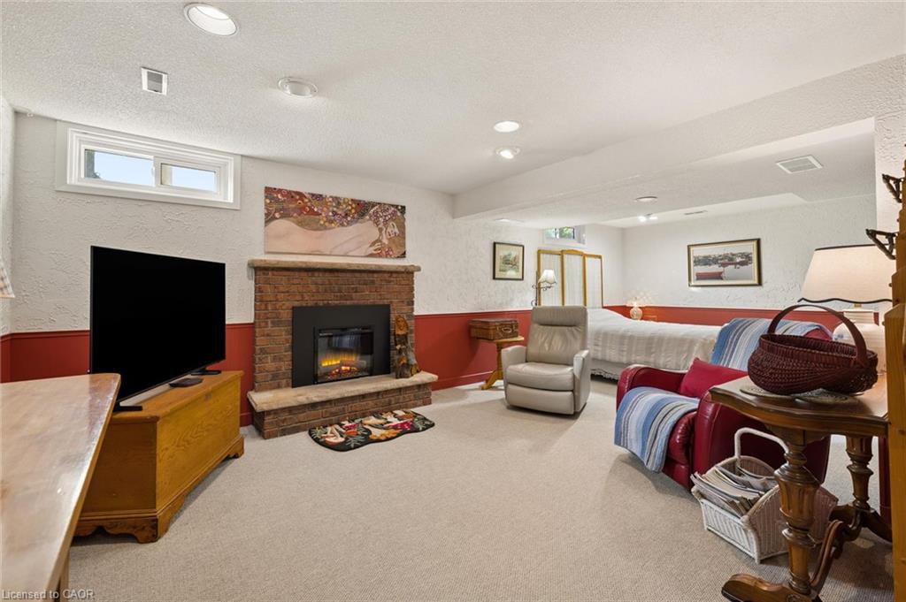 40 Water Street Property Photo 23