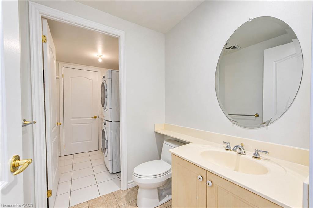 703-1900 The Collegeway Property Photo 3