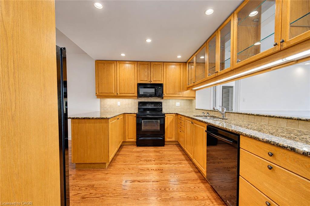 703-1900 The Collegeway Property Photo 7