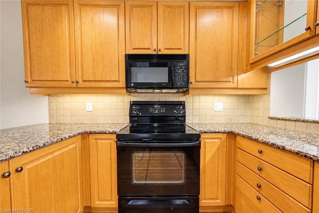 703-1900 The Collegeway Property Photo 10