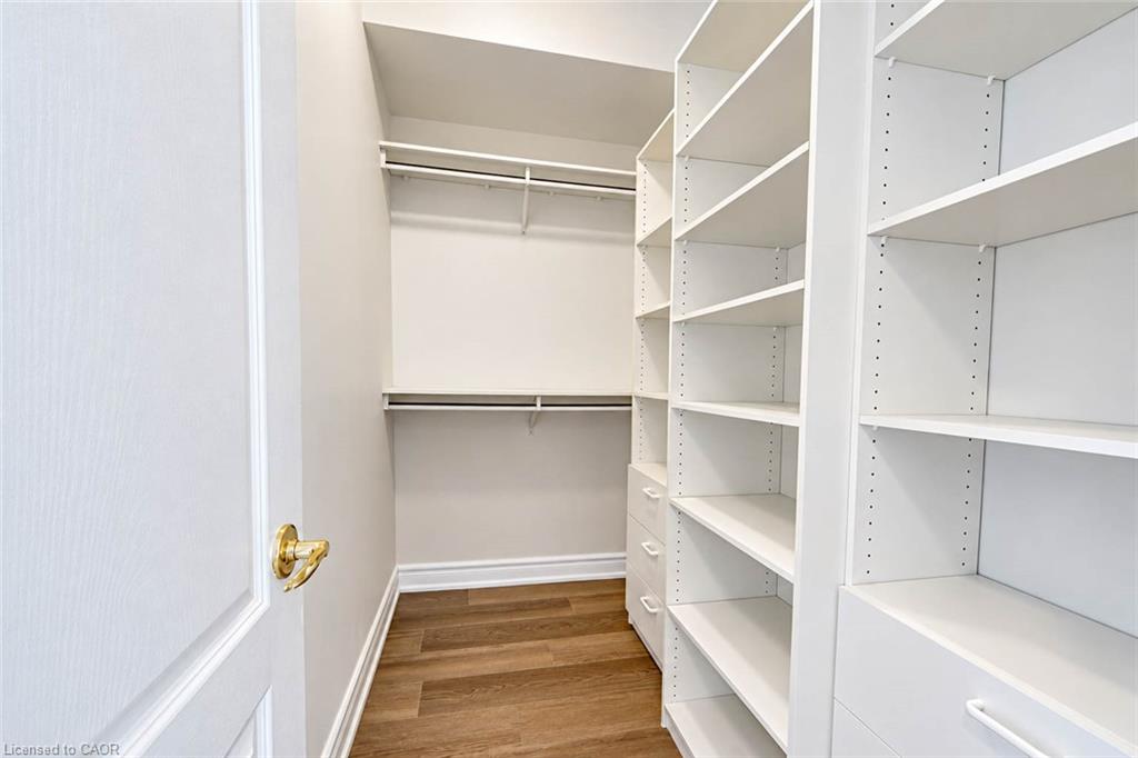 703-1900 The Collegeway Property Photo 24