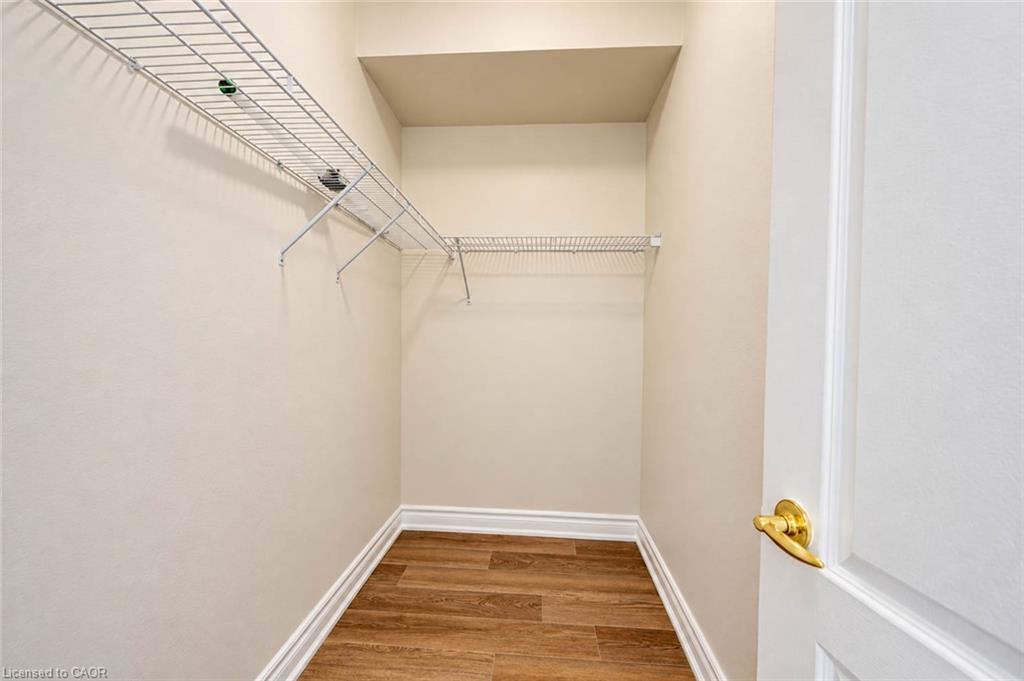 703-1900 The Collegeway Property Photo 25