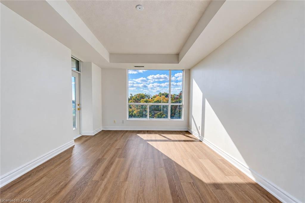 703-1900 The Collegeway Property Photo 36