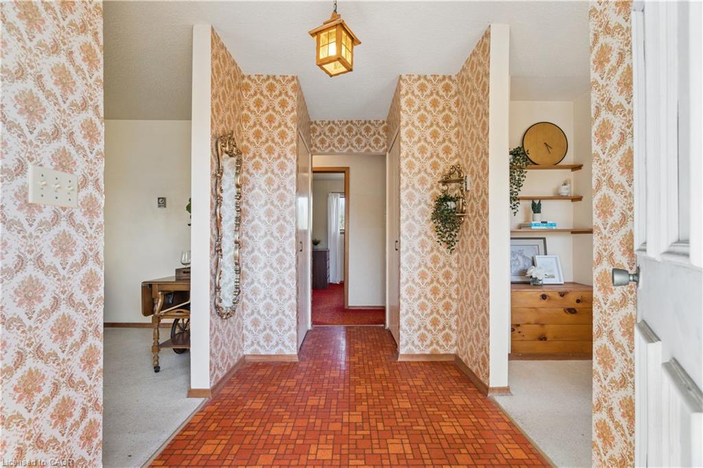 8350 Highway 7 Property Photo 7