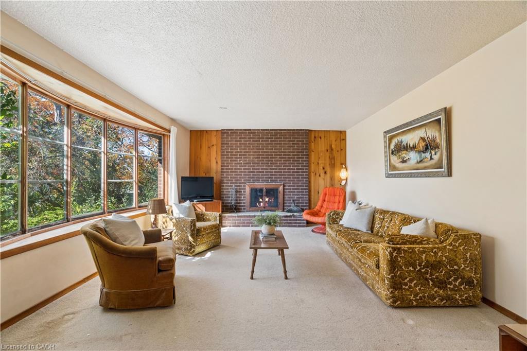8350 Highway 7 Property Photo 9