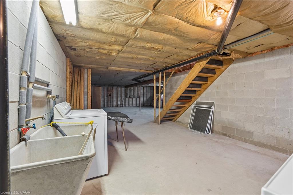 8350 Highway 7 Property Photo 31