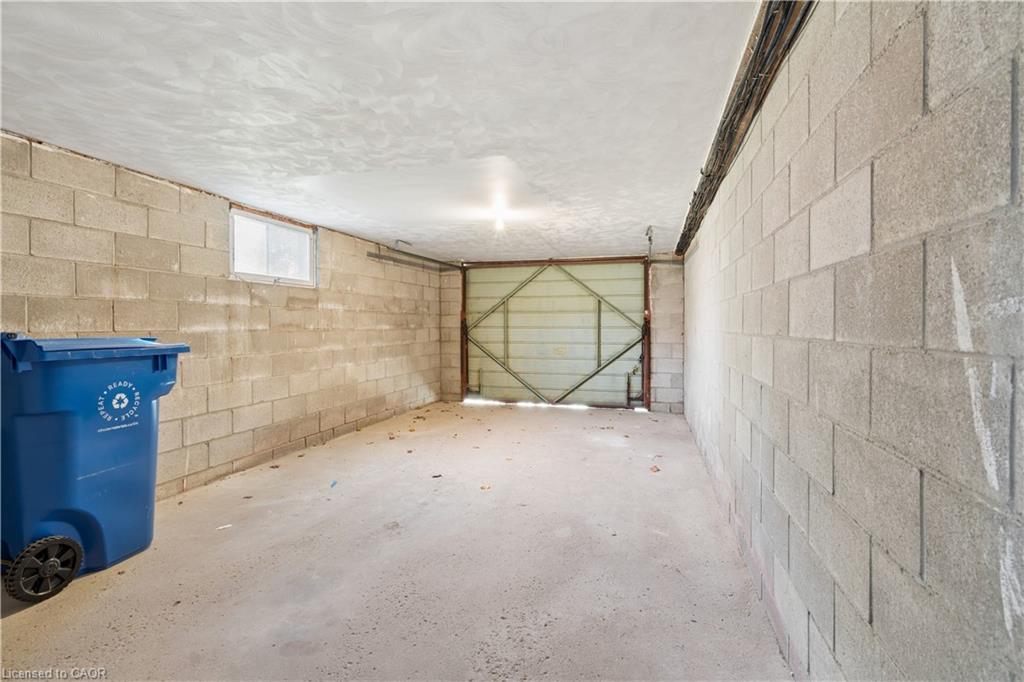 8350 Highway 7 Property Photo 32