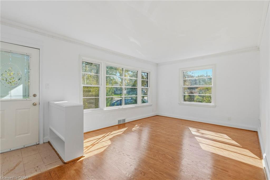 55 Lakeview Avenue Property Photo 7