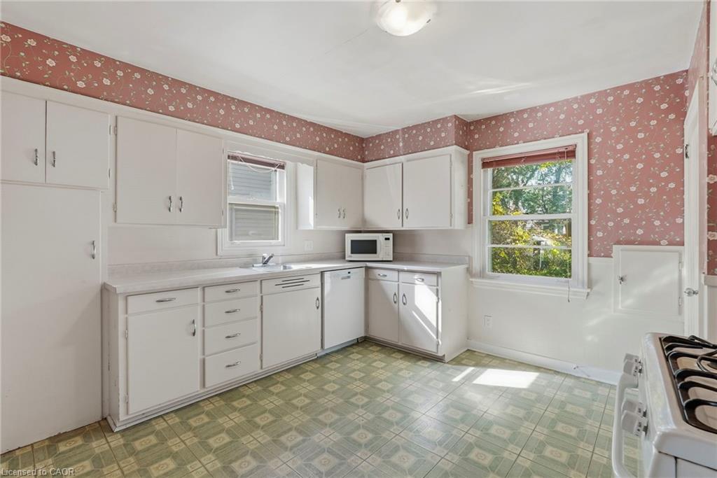 55 Lakeview Avenue Property Photo 12