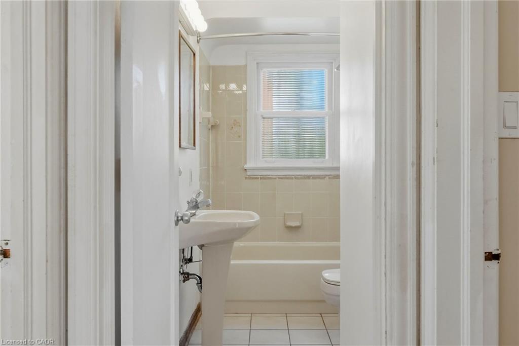 55 Lakeview Avenue Property Photo 22