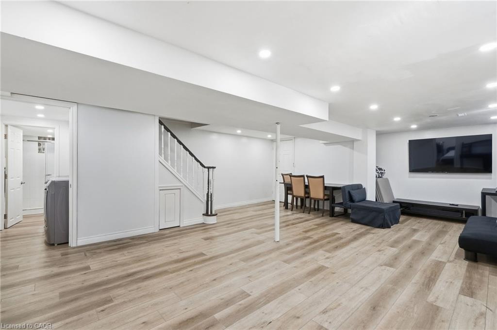 367 Hemlock Avenue Property Photo 32