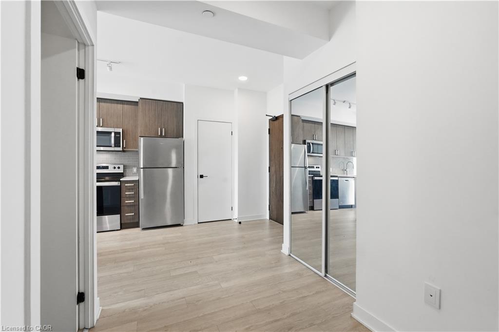 302-2782 Barton Street E Property Photo 8