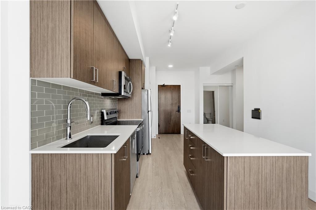 302-2782 Barton Street E Property Photo 11