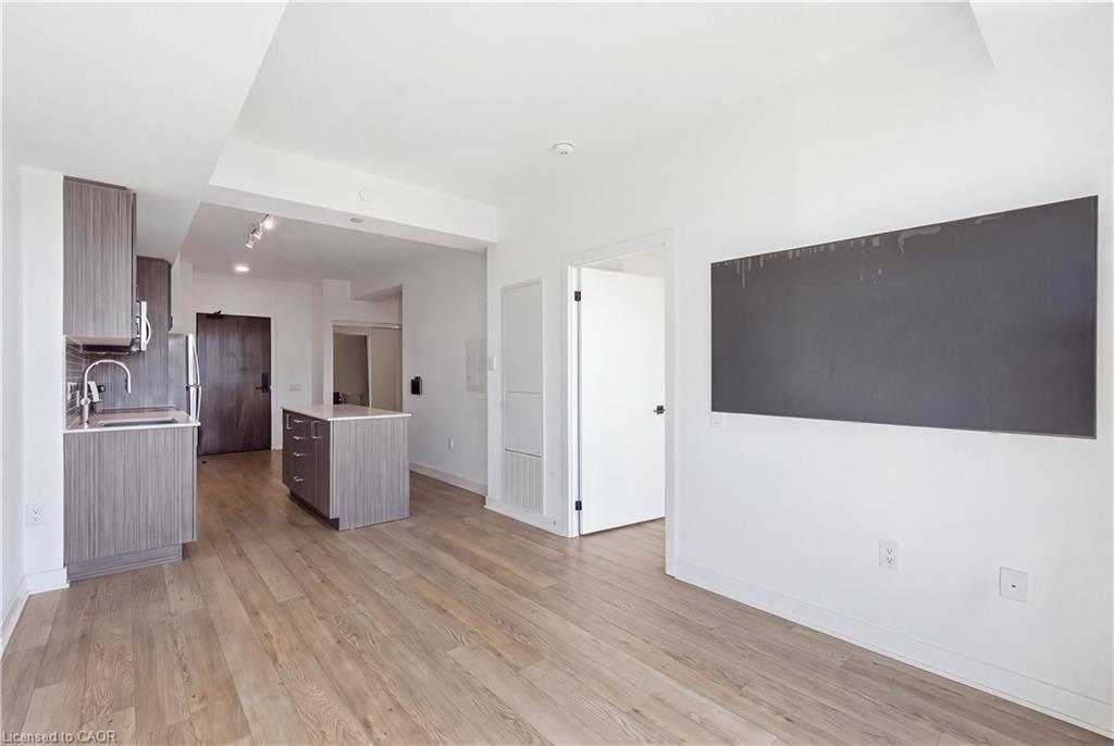302-2782 Barton Street E Property Photo 16