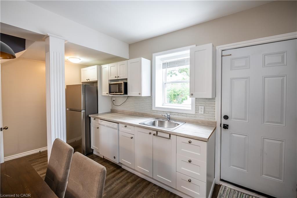 10 Douglas Avenue Property Photo 8
