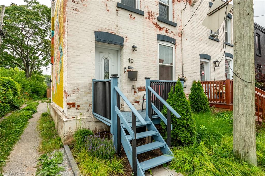 10 Douglas Avenue Property Photo 30