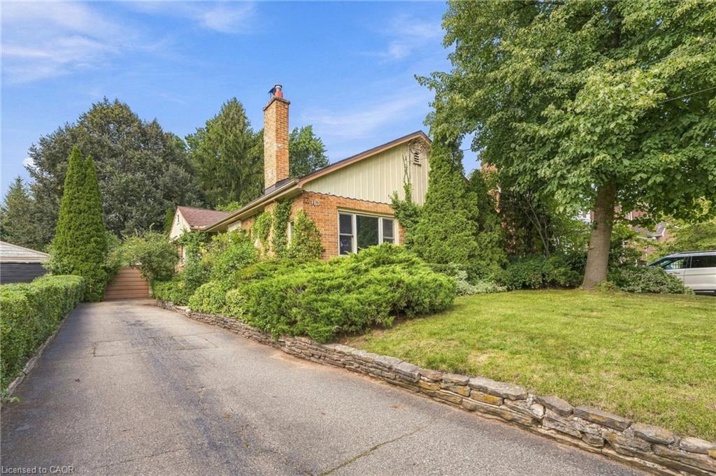 313 North Shore Boulevard W Property Photo 1
